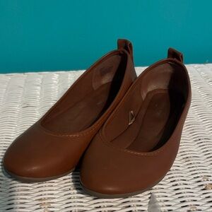 London Fog Classic Brown Women's 8W Flats